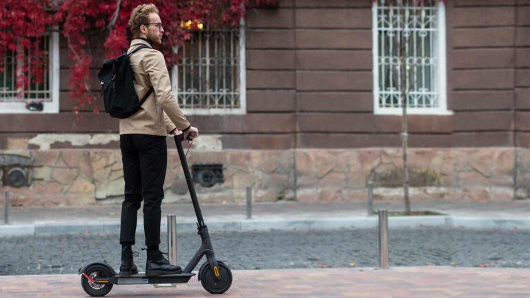 Seguro para patinete eléctrico y transporte en la ciudad